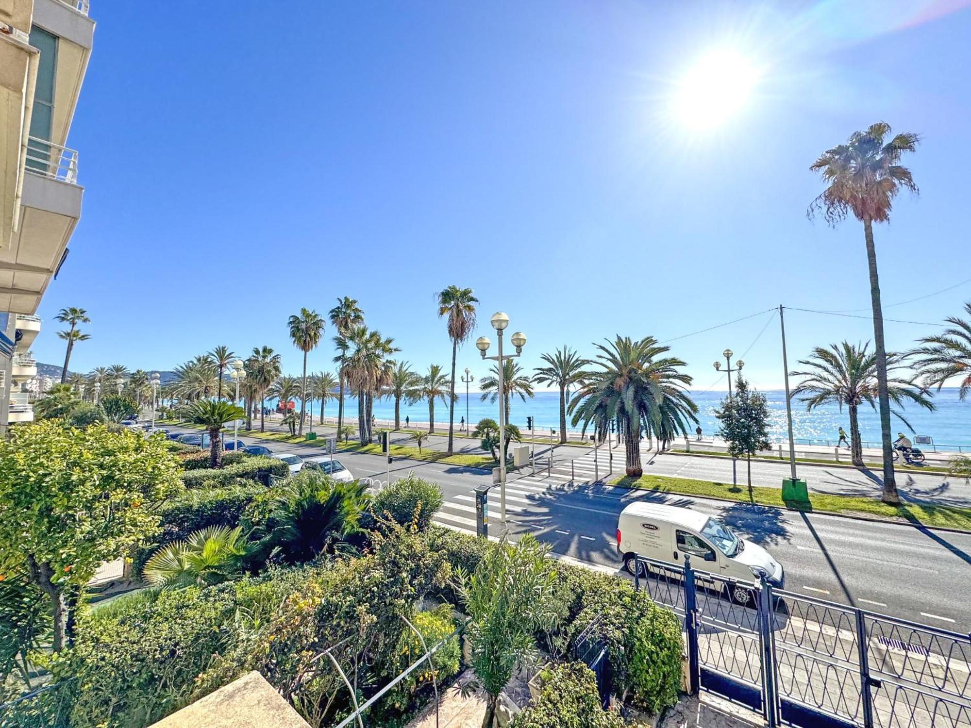 Promenade Holiday - Suffren Beach Ница Екстериор снимка